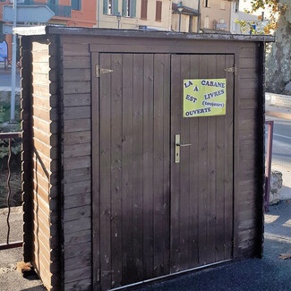 Les livres sont à l'abri mais la cabane est toujours ouverte !